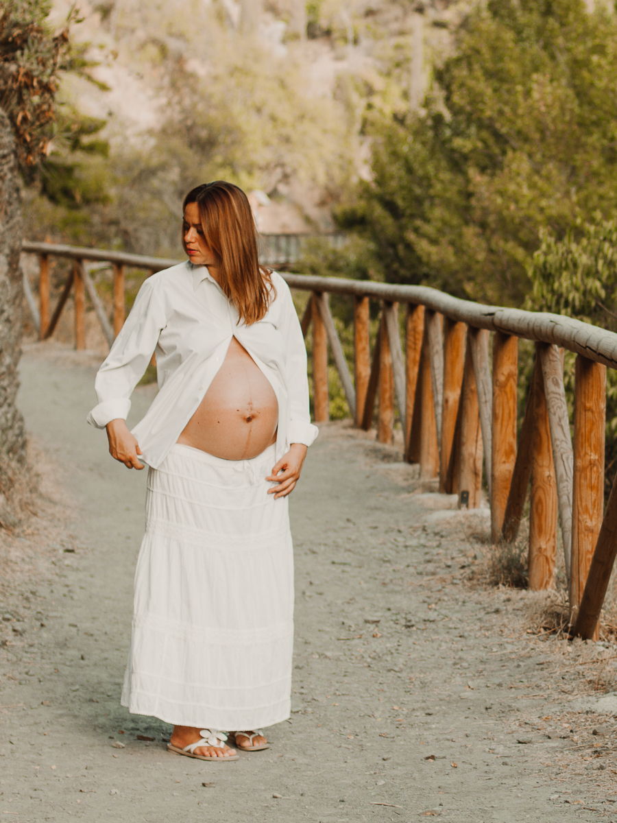 Tarifa sesión de embarazada en exteriores en Granada